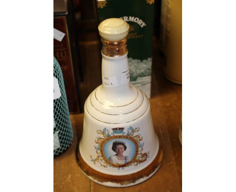 Queen Elizabeth II 60th Birthday 75cl Commemorative Bells Scotch Whisky decanter, unopened 