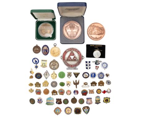 A quantity of lapel badges, medals and medallions including bowling clubs, Edinburgh 1986 Commonwealth Games and a Robert Bad
