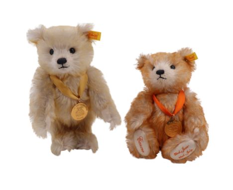 Two vintage Steiff Zodiac Bears "Gemini" and "Cancer", 654893 and 654909, former 23 cm
