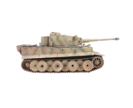 A Heng Long radio controlled scale model German Tiger I tank, 37 x 23 x 17 cm