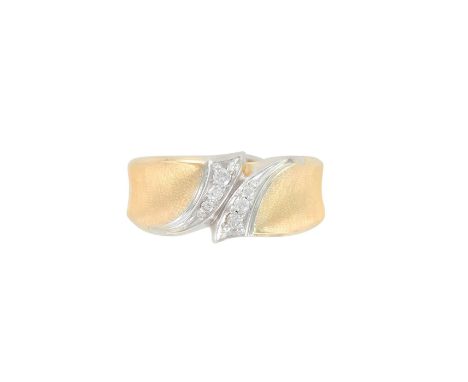 Beautiful Art Nouveau style ladies statement ring. Weight 7.00 grams. Size 6.25. Marked 14K Artcarved 1791. Condition: Good, 