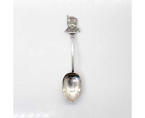 Collectible spoon from the city of York in North Yorkshire, England.Silver makerâ€™s marks: S, LD, Lion, shield and Q. This i