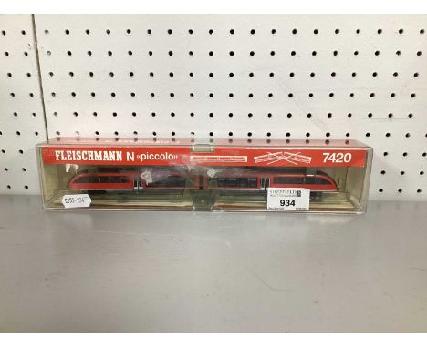 A Fleischmann N Gauge #7420 Desiro Diesel Railcar Unit, untested, cased.