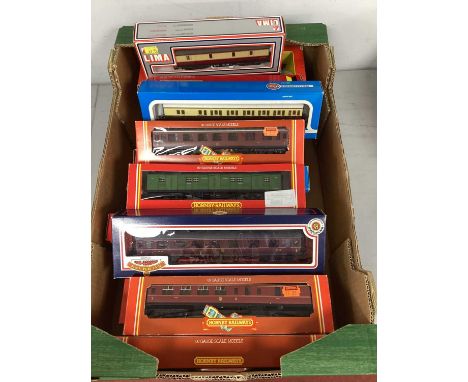 Approximately twenty OO scale coaches from Hornby, Bachmann and Airfix etc. boxed. One Box