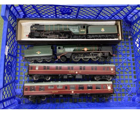 Two Hornby OO Gauge Outline British Steam Locomotives and Tenders including 4-6-2 Merchant Class, R/No. 35012, United States 