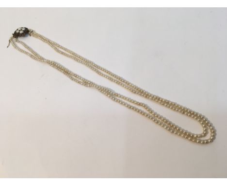 A vintage cultured pearl necklace.