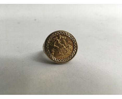 A 1982 sovereign ring in a 9ct gold shank. Size approx 11g Weight approx U