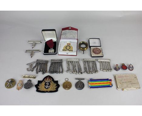 A pair of First World War medals awarded to 105 SJT A R Wright, A CYC Corps, with ribbons and cardboard box (a/f), together w