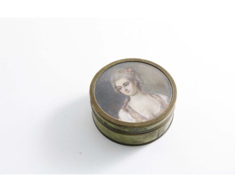 A LATE 18TH / EARLY 19TH CENTURY FRENCH CIRCULAR, BRASS-MOUNTED SHAGREEN SNUFF BOX the cover inset with a portrait miniature 