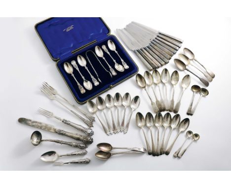 A MIXED LOT:- A cased set of six Art Nouveau tea spoons and matching pair of sugar tongs by John Round, Sheffield 1911/12, a 