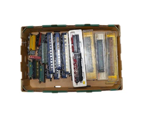 Twenty-four HO gauge model railway by Lima, Trix, Fleischmann, etc. including a German DB 4-6-2 tender locomotive, 10 001, fo