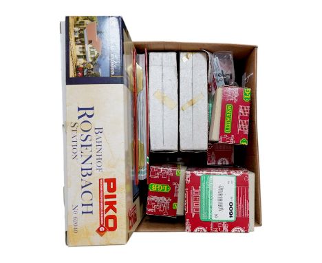 A collection of boxed Lehmann LGB and Piko G scale items including; a Piko Bahnhof Rosenbach Station (62040), a box of curved