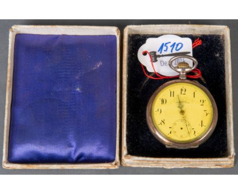 Taschenuhr „Alpina“, im Etui. Deutsch 20. Jh. Silbergehäuse mit Kronenaufzug. (besch. / Funktion ungeprüft)
