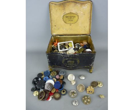 Vintage State Express cigarettes tin of vintage buttons