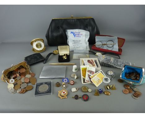 Vintage handbag of National Transport tokens, three purses of current coinage, quantity of vintage badges by Thomas Fattorini