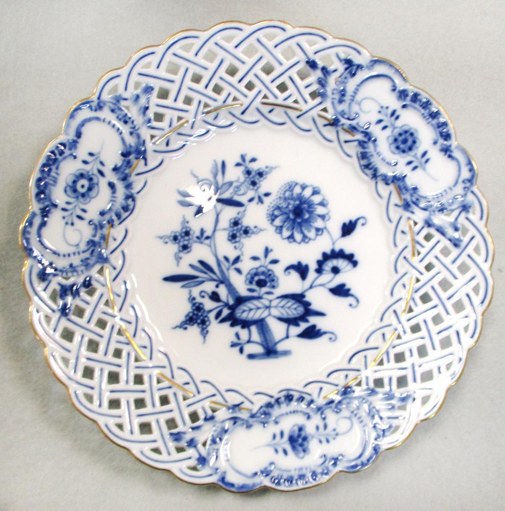 A Meissen blue and white onion pattern dessert service, circa 1900