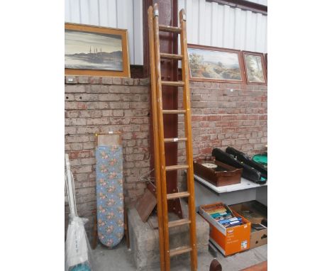 Extending wooden ladder