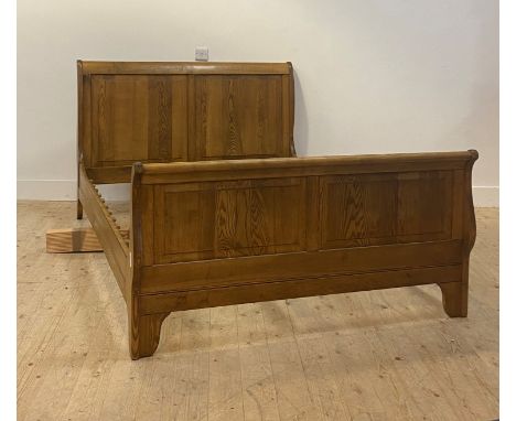 A traditional em panel end 4'6" sleigh bed frame, H101cm, L211cm, D143cm