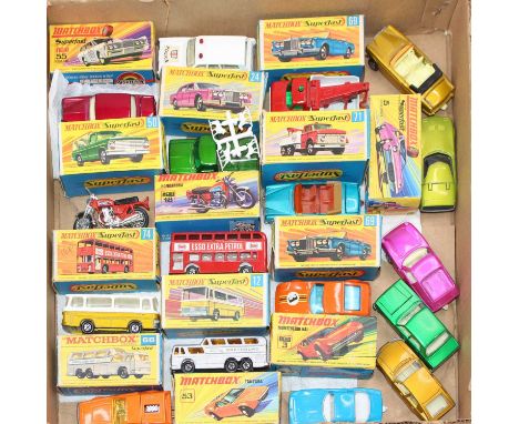 Matchbox Lesney Superfast 1 tray containing 13 boxed and 4 unboxed models to include No. 18 Hondarora with silver forks, No. 