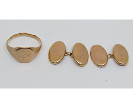 9ct signet ring (misshapen) and pair of cufflinks, 6.8g total (3) 