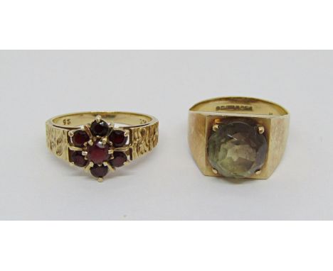 Two vintage 9ct gem set rings; a garnet and a hessonite example, sizes O &amp; O/P, 7.8g total 