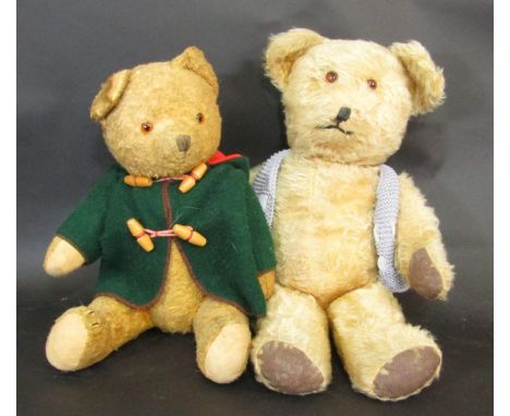 2 vintage teddy bears both with glass eyes, stitched nose and firmly stuffed, jointed bodies. Heights 48 and 40 cm (2) 
