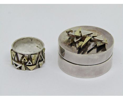 1970s abstract silver ring and box, maker 'JWH', London 1972, box stamped '22' to base (2) 