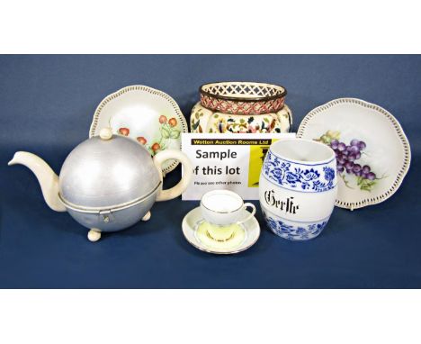 An early 20th century Zsolnay Pecs jardiniere with painted detail and pierced rim, with printed mark to base, 18 cm diameter 