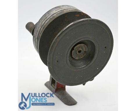 Unusual Chippindale No 64G Patent Casting reel – large spool multiplier – pat no 22271-1909, curved crank handle to rear, cen