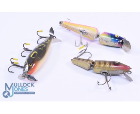 Pflueger Scoop, USA wooden lure with glass eyes, 3.75" body with wounded minnow style side/rear hooks, front/rear 3 blade pro