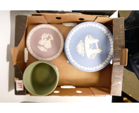 A Collection of Wedgwood jasperware items to include commemorative wall plate, sage green small planter &amp; white on pink v