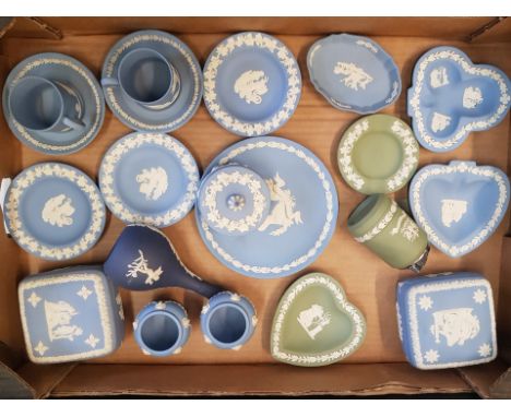 Wedgwood Jasperware items to include lidded boxes, coffee cans and saucers, table lighter etc (1 tray). 