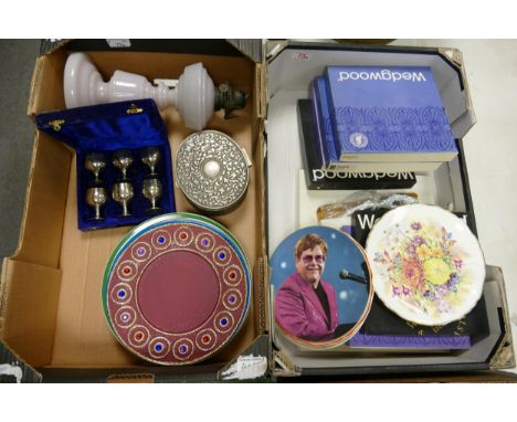 A mixed collection of items to include Boxed Wedgwood Christmas Plates, similar decorative plates, Victorian Glass Oil Lamp, 