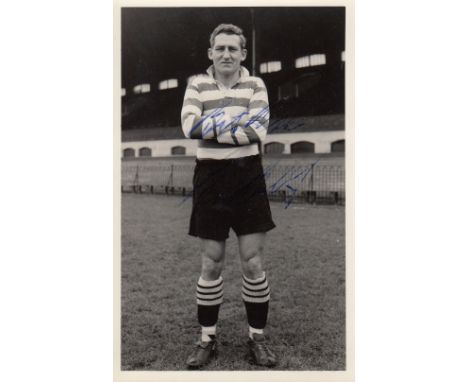 ROY BENTLEY AUTOGRAPH   A 5.5" X 3.5" black & white press portrait photo signed by the Fulham player on the front.   Good