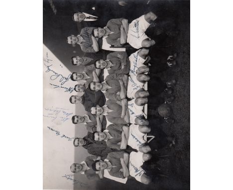 MANCHESTER UNITED 1948   Manchester United large team group original photograph signed by the 1948 FA Cup winning team. Photo