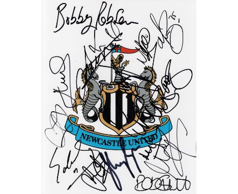 NEWCASTLE UNITED   Large club colour crest measuring  8" x 10" and signed by Bobby Robson and 15 Newcastle players including 