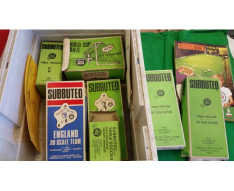 FOOTBALL, Subbuteo selection, inc. teams (not complete), England, Italy, Fulham, Manchester City; nets, pitch, managers &amp;