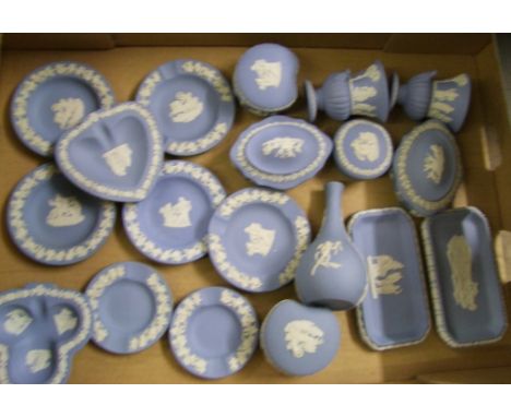 A collection of Wedgwood jasperware items: vases, pin dishes, trinket boxes etc (1 tray). 