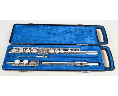 Yamaha YFL-25S silver plated flute, cased. CONDITION REPORT: In good condition.