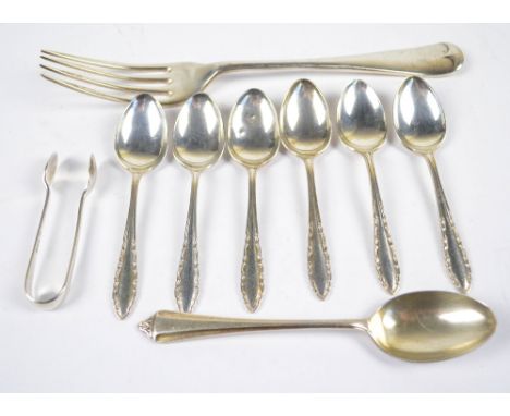 WILLIAM SUCKLING LTD; a set of six George V hallmarked silver coffee spoons, Birmingham 1929, length 10cm, a small pair of su