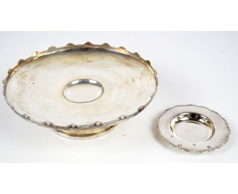 ROBERTS & DORE; a George V hallmarked silver circular footed bowl with cast shaped rim, Birmingham 1933, diameter 21.5cm, and