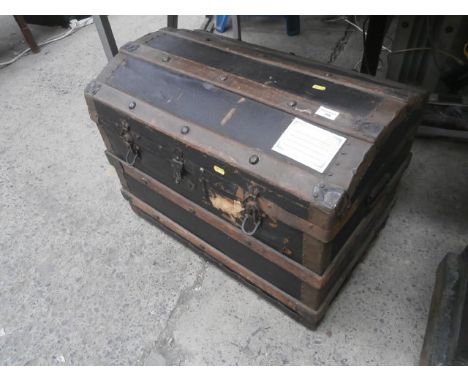 travel trunk