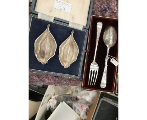 A Victorian cased spoon and forks and silver leaf  ash trays