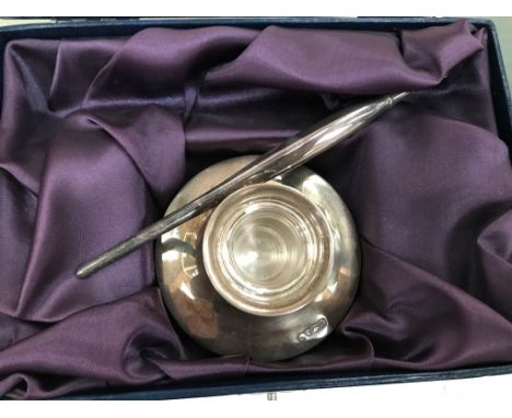 A cased HM silver inkwell and dip pen
