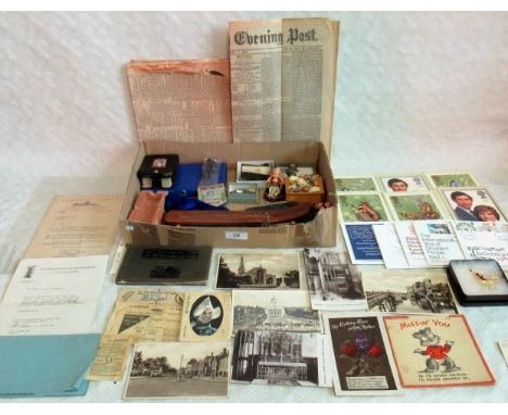 A mixed lot of collectors items, including: a 1977 commemorative pack of playing cards, a London Brick Company ashtray dated 