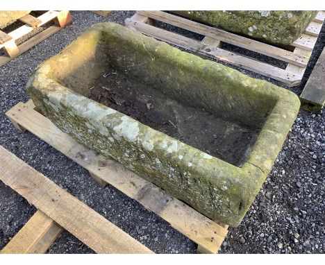 19th century rectangular stone troughDimensions: Height:&nbsp;37cm&nbsp; Length/Width:&nbsp;95cm&nbsp; Depth/Diameter:&nbsp;4