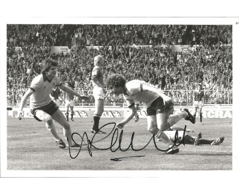 Alan Sunderland Signed Arsenal Fa Cup Final Photo.  Good Condition. All autographs are genuine hand signed and come with a Ce