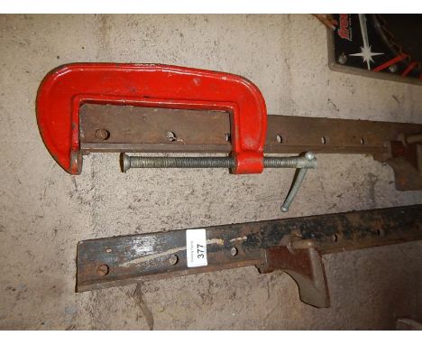 Two sash clamps, and a G clamp. Auctioneers Note: This lot is located at 93 Northorpe Road, Thurlby, Bourne, PE10 0HG. Viewin