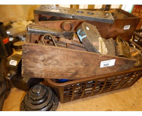 A collection of old padlocks, scrap metal and a set of scale weights. Auctioneers Note: This lot is located at 93 Northorpe R