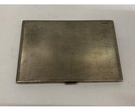 AN ART DECO ENGINE TURNED HALLMARKED SILVER CARD CASE, WEIGHT 194G 